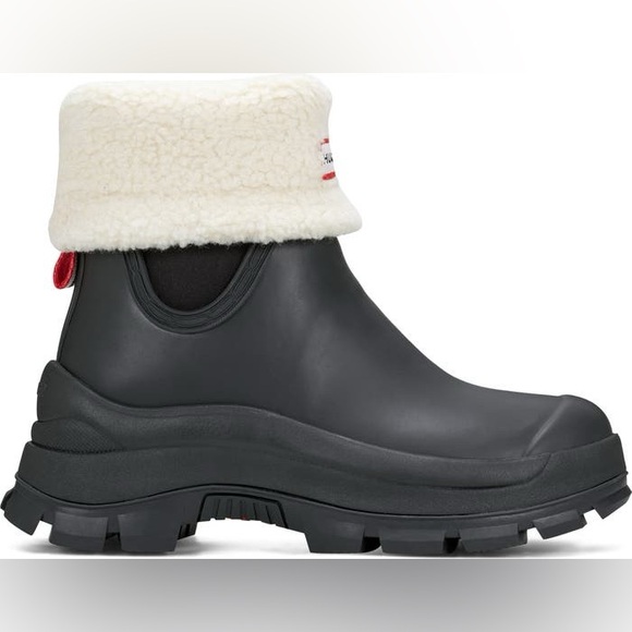 Like New! Hunter Esme Lug Sole Waterproof Boots - Picture 3 of 8